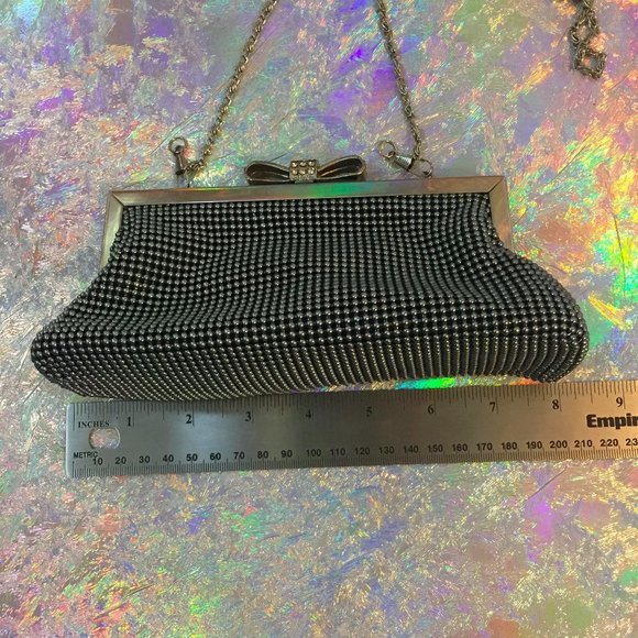 Leko London Metal evening clutch w crossbody chain - Picture 2 of 5